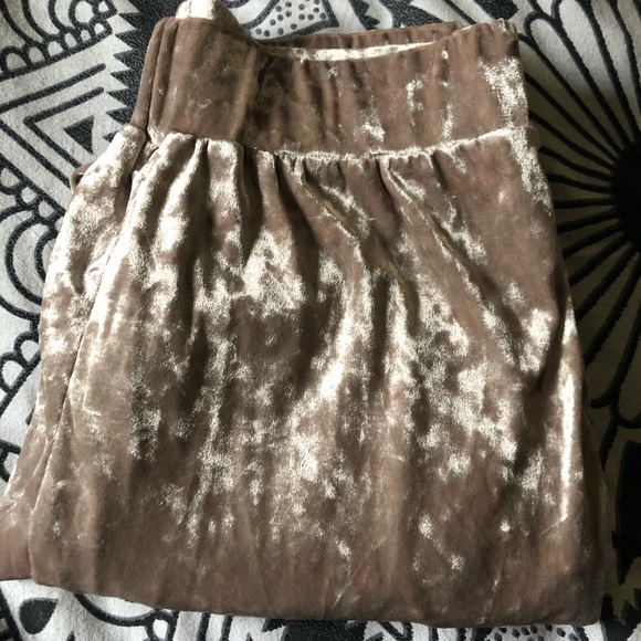 Pink velvet jogger pants - Picture 3 of 4